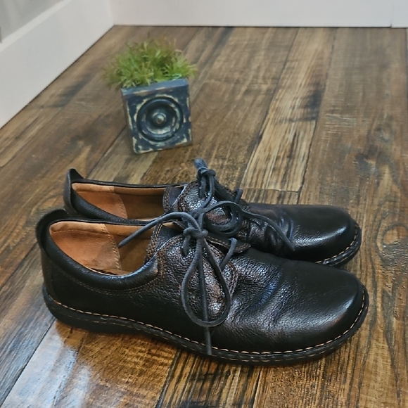b.o.c Women's Black Leather Lace Up Casual Oxfords - Picture 10 of 12